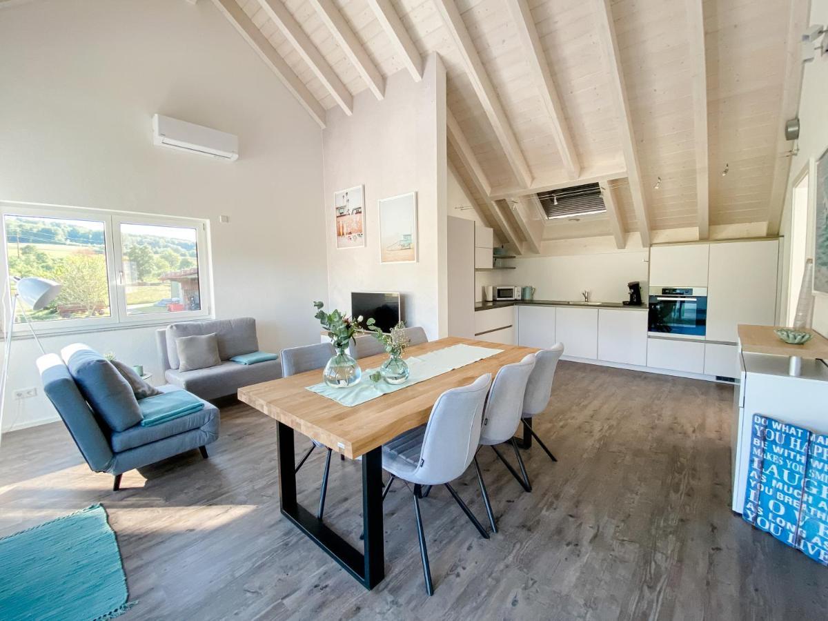 Wunderschoene Helle Wohnung Mit Grosser Dachterrasse ゴットマーディンゲン エクステリア 写真