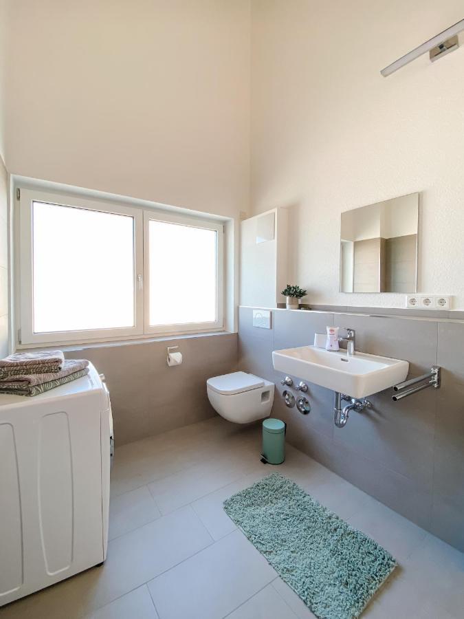 Wunderschoene Helle Wohnung Mit Grosser Dachterrasse ゴットマーディンゲン エクステリア 写真