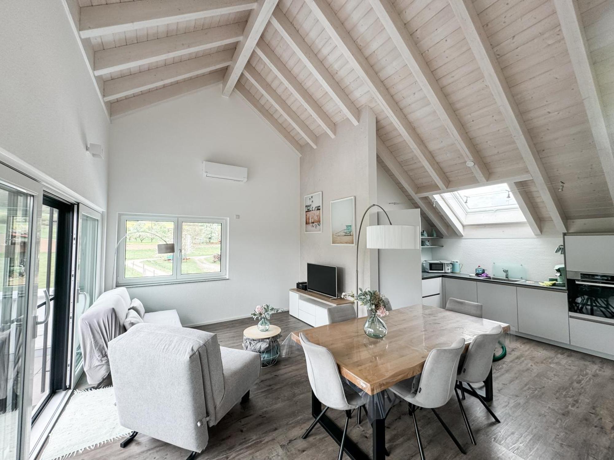 Wunderschoene Helle Wohnung Mit Grosser Dachterrasse ゴットマーディンゲン エクステリア 写真